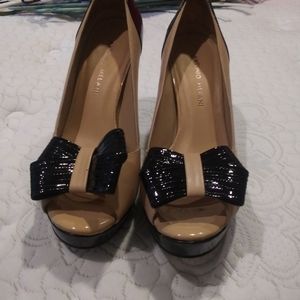 Antonio Melani heels. Black / cream. Size 7.